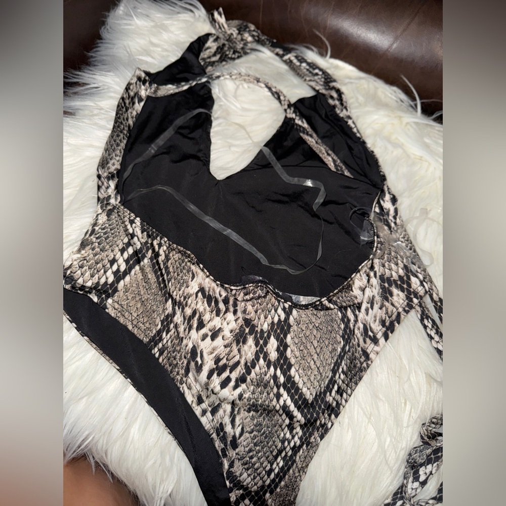 Reptile Patterned bathing suit - Picture 3 of 4